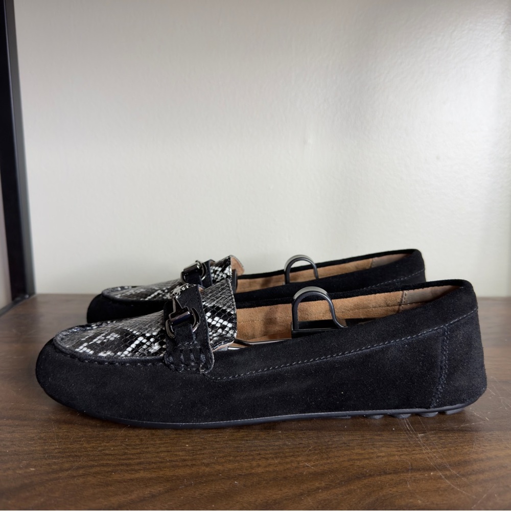 Vionic Dayna Black Suede Snake Print Loafers Sz 9.5 Womens